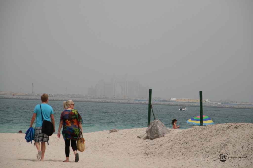 Dubai Marina'nın Hemen Önünde Yer Alan Plaj