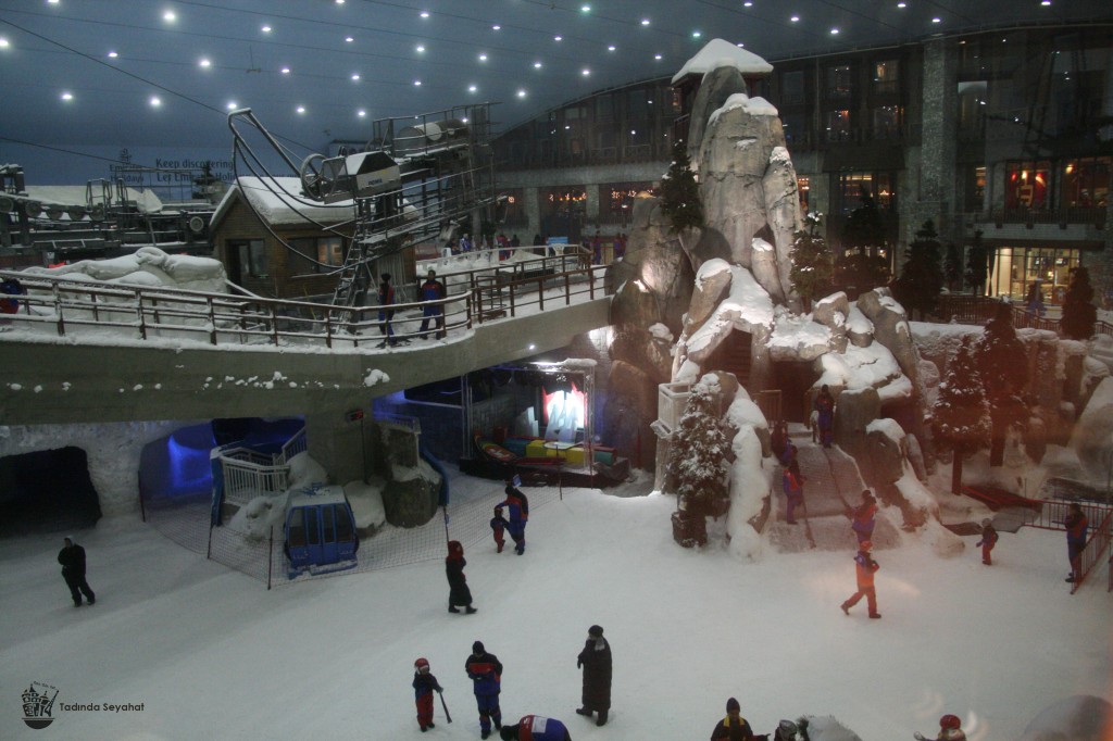 The Emirates Mall'un Kayak Merkezi